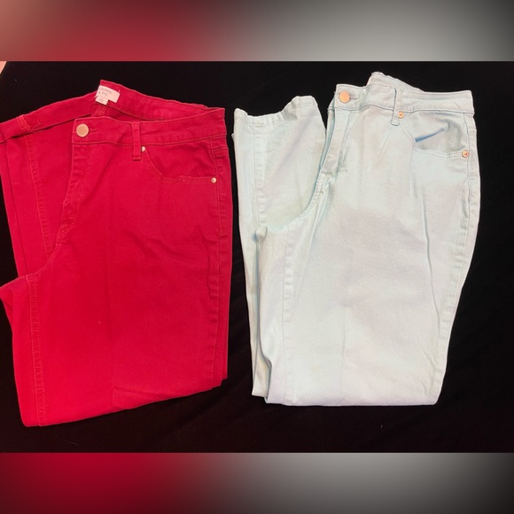 8 Pairs of Crown and Ivy Pants and Capris - Picture 5 of 14